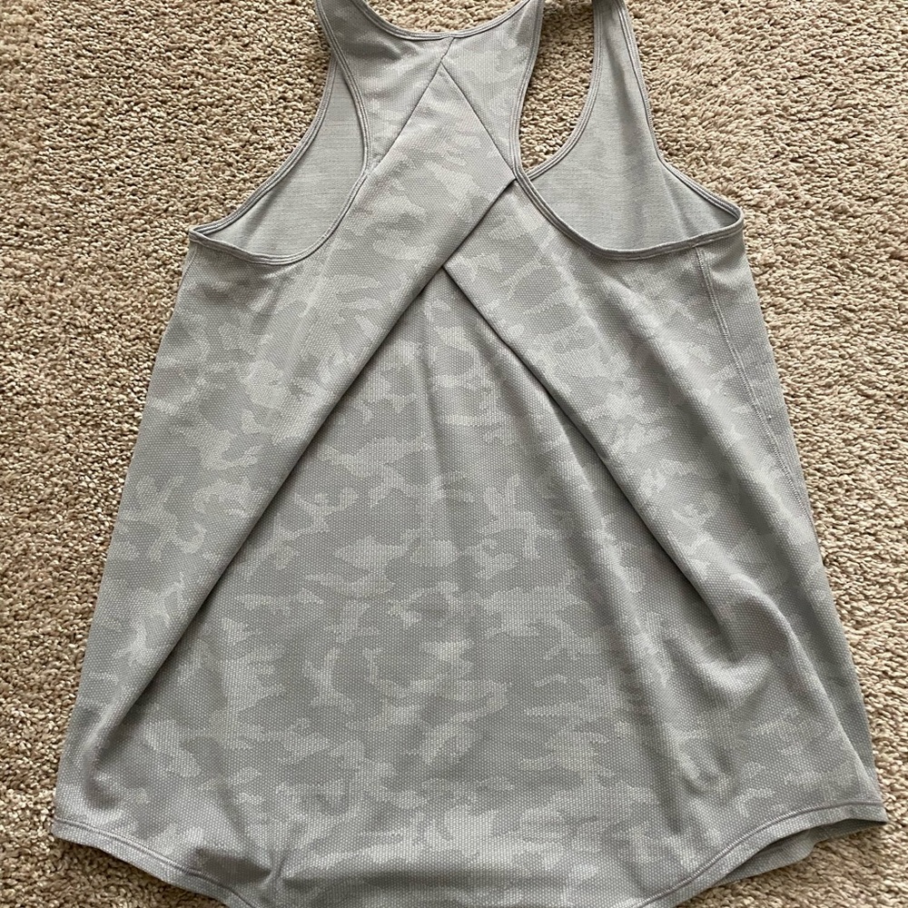 Lululemon Top - Picture 4 of 6